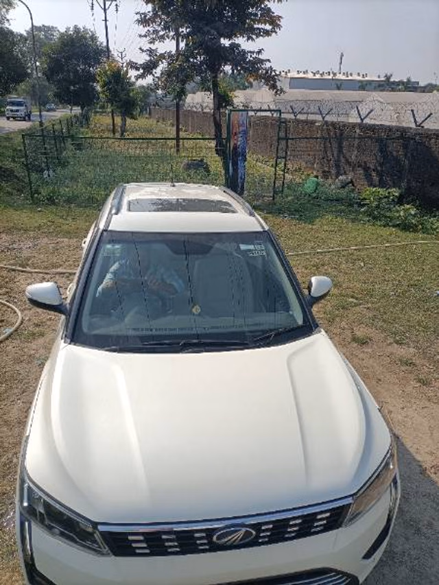 Mahindra Mahindra XUV300 view 4