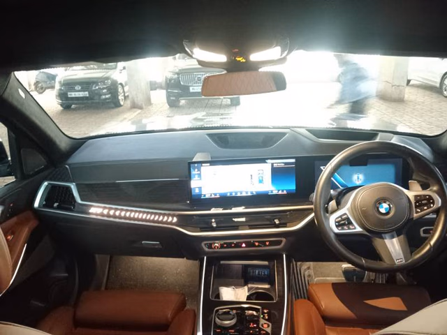BMW BMW X7 view 5