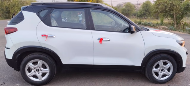 Kia Kia Sonet view 3