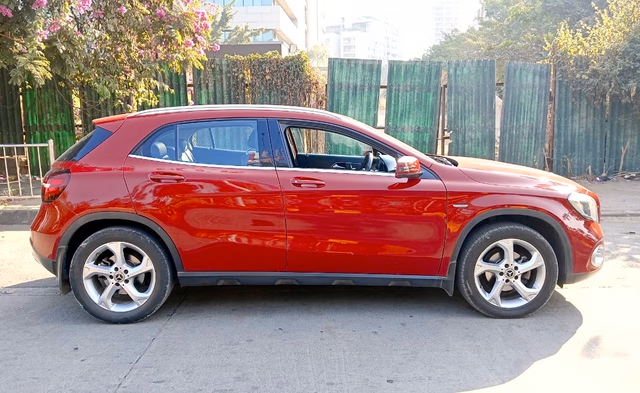 Mercedes-Benz Mercedes-Benz GLA Class view 3