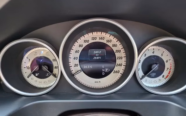 Mercedes-Benz Mercedes-Benz E-Class view 5