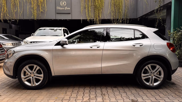 Mercedes-Benz Mercedes-Benz GLA Class view 5