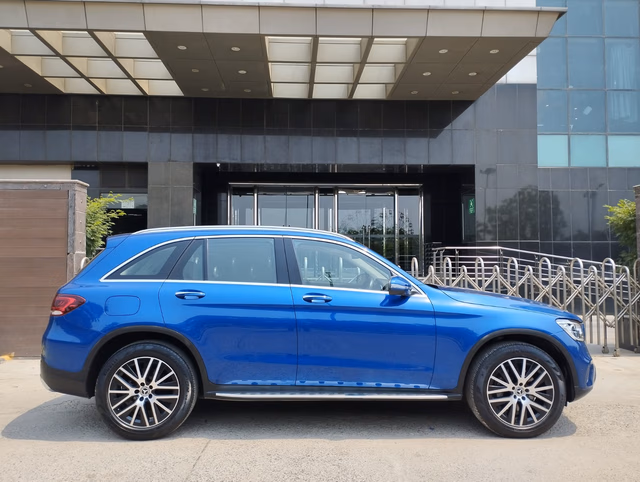 Mercedes-Benz Mercedes-Benz GLC view 3