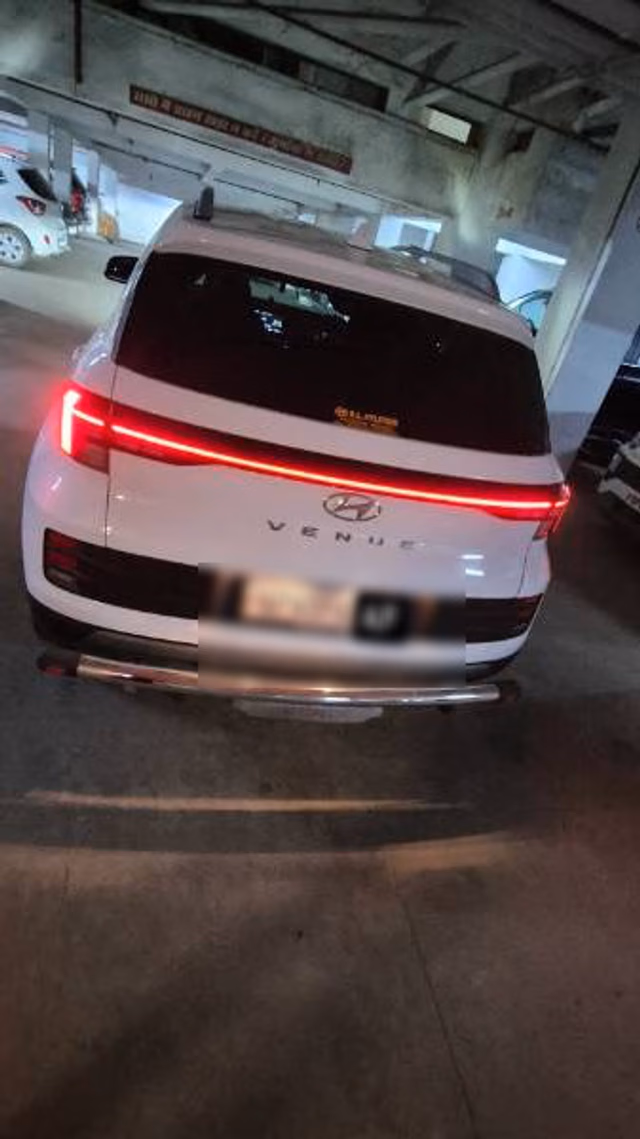 Hyundai Hyundai Venue view 2