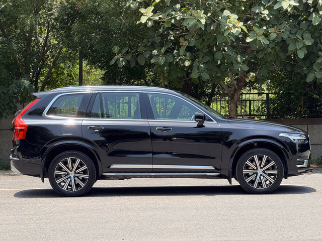 Volvo Volvo XC90 view 3