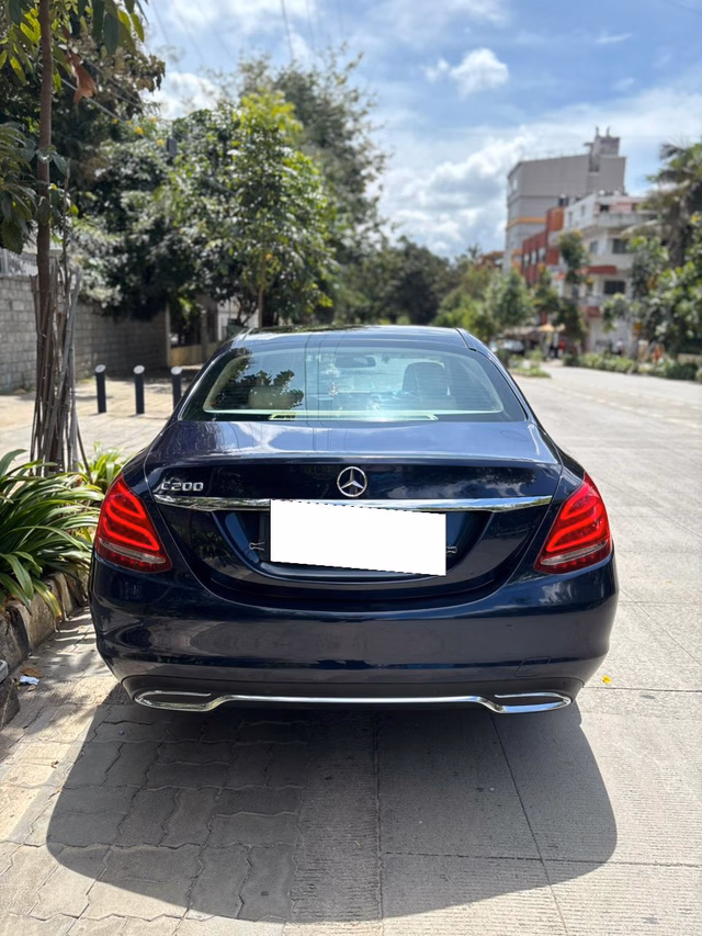 Mercedes-Benz Mercedes-Benz C-Class view 4