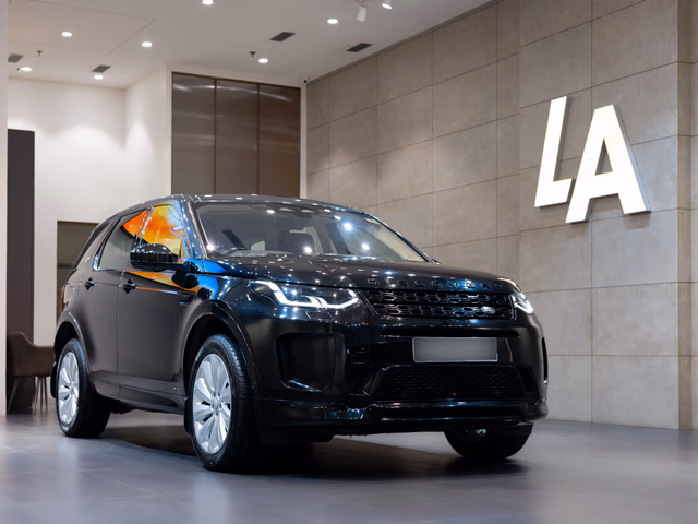 Land Rover Land Rover Discovery Sport view 2