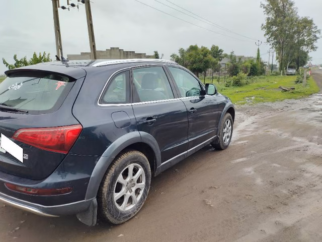 Audi Audi Q5 view 3