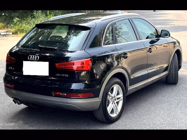 Audi Audi Q3 view 5