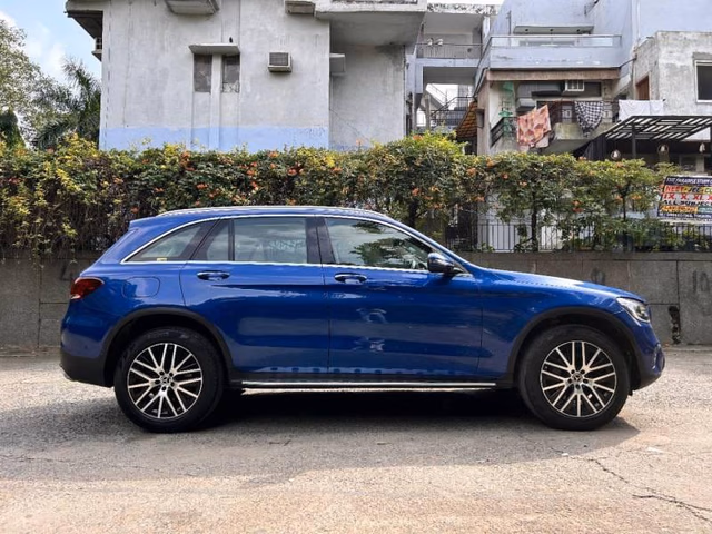 Mercedes-Benz Mercedes-Benz GLC view 3