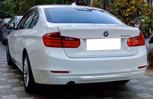 BMW BMW 3 Series view 5