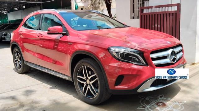 Mercedes-Benz Mercedes-Benz GLA Class view 2
