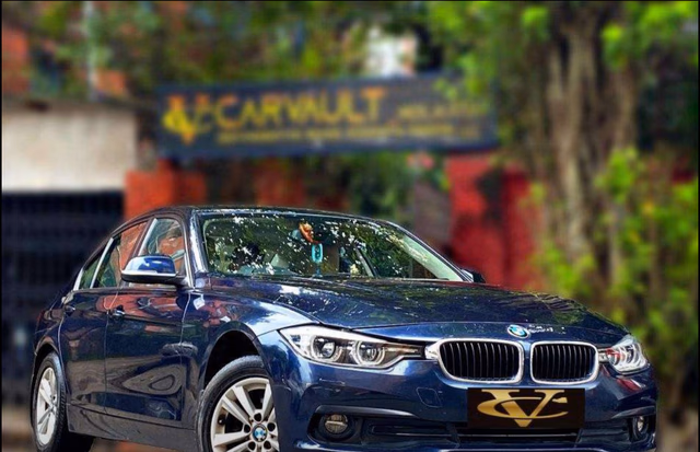 BMW BMW 3 Series view 2