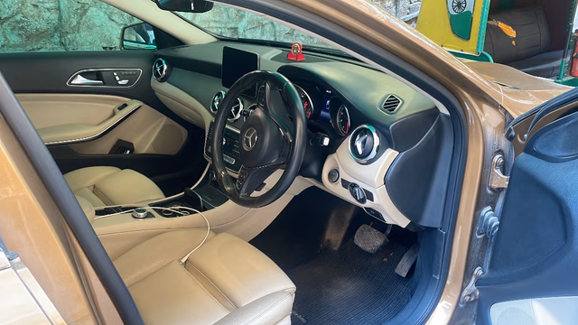 Mercedes-Benz Mercedes-Benz GLA Class view 4