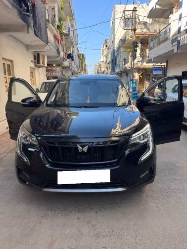 Mahindra Mahindra XUV700 view 5