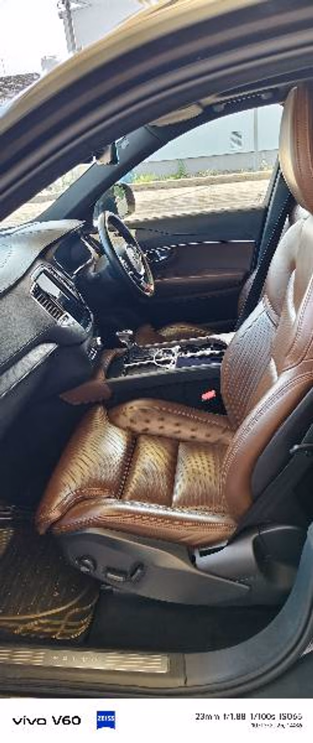 Volvo Volvo XC90 view 3