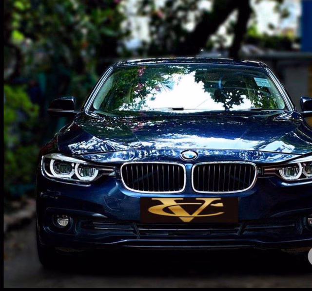 BMW BMW 3 Series view 3