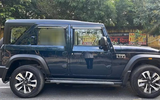 Mahindra Mahindra Thar ROXX view 3