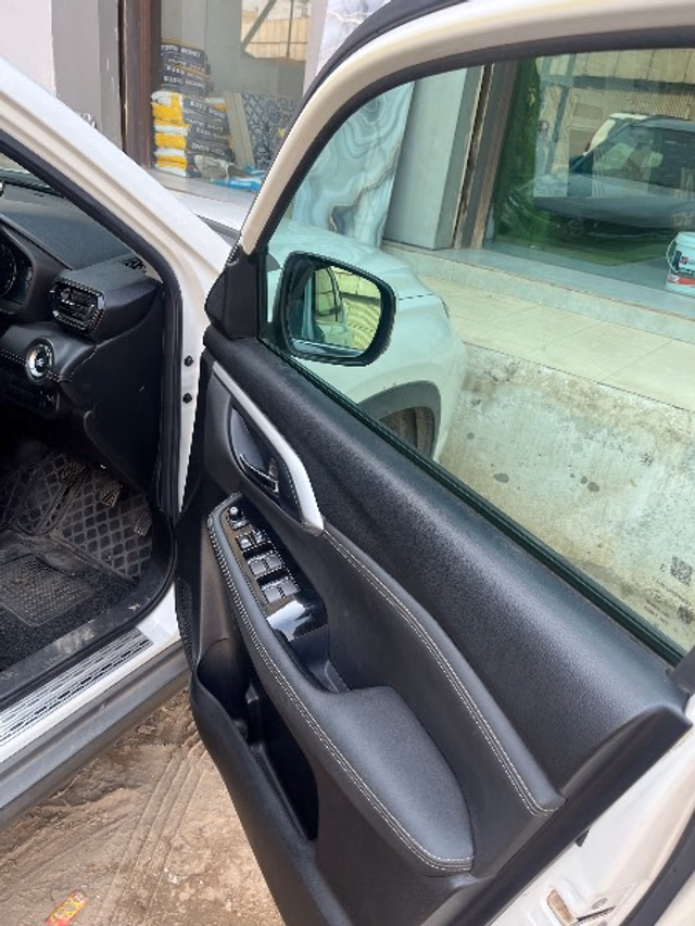 Toyota Toyota Hyryder view 4