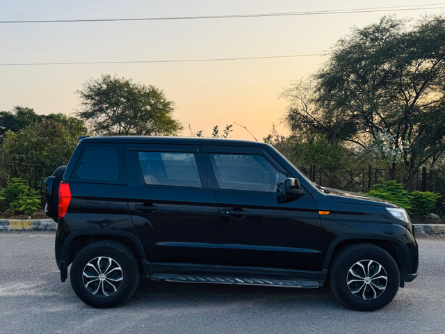 Mahindra Mahindra Bolero Neo view 3