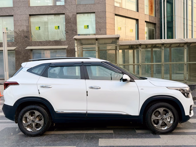 Kia Kia Seltos view 3