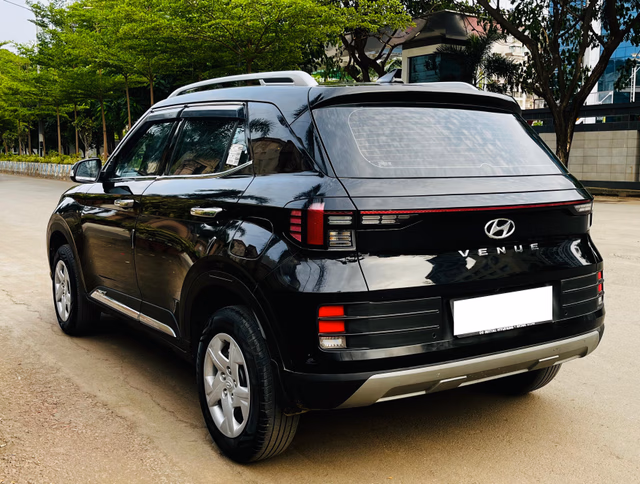 Hyundai Hyundai Venue view 5