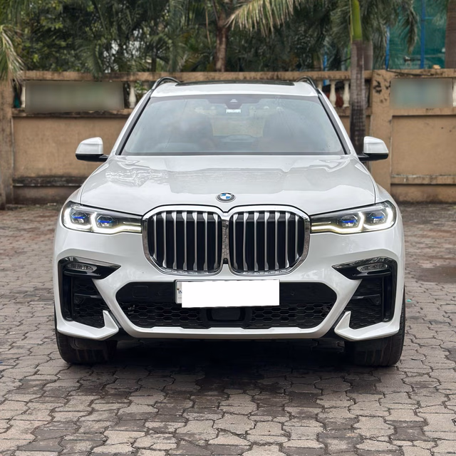 BMW BMW X7 view 4