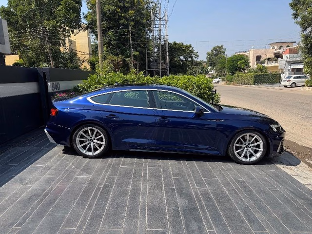 Audi Audi RS5 view 3