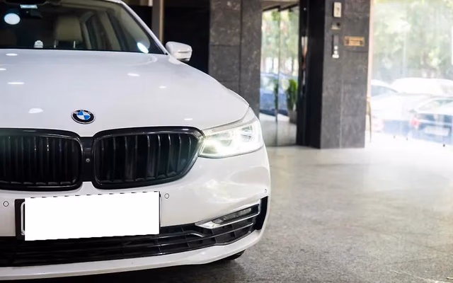 BMW BMW 3 Series GT view 4