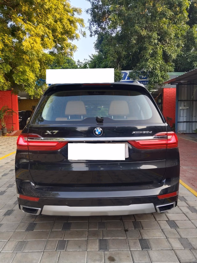 BMW BMW X7 view 3