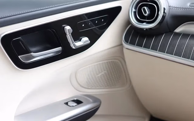 Mercedes-Benz Mercedes-Benz C-Class view 5