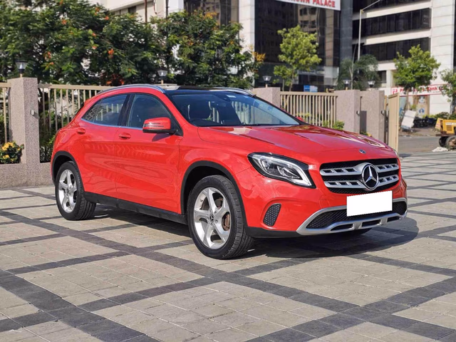 Mercedes-Benz Mercedes-Benz GLA Class view 2