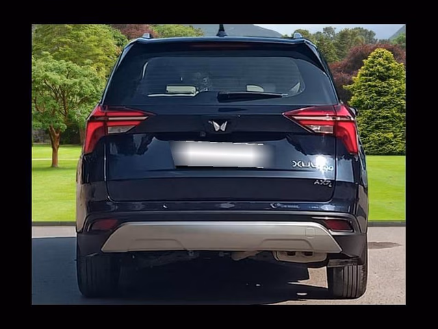 Mahindra Mahindra XUV700 view 4