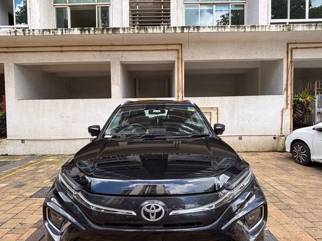 Toyota Toyota Hyryder view 4