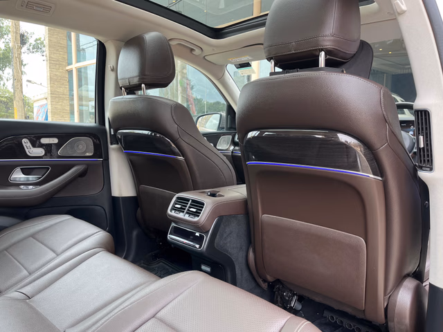 Mercedes-Benz Mercedes-Benz GLS view 4