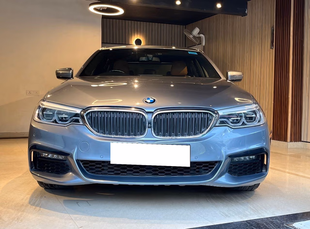 BMW BMW 5 Series view 3