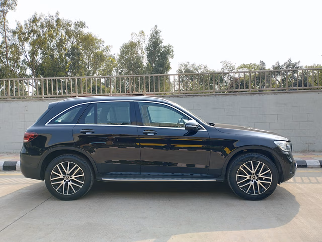 Mercedes-Benz Mercedes-Benz GLC view 3