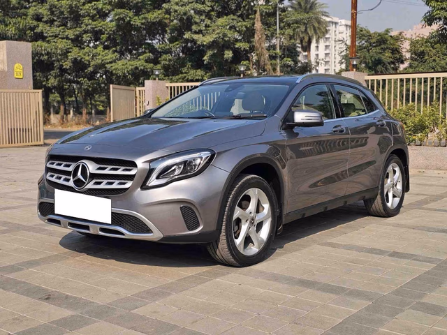 Mercedes-Benz Mercedes-Benz GLA Class view 2