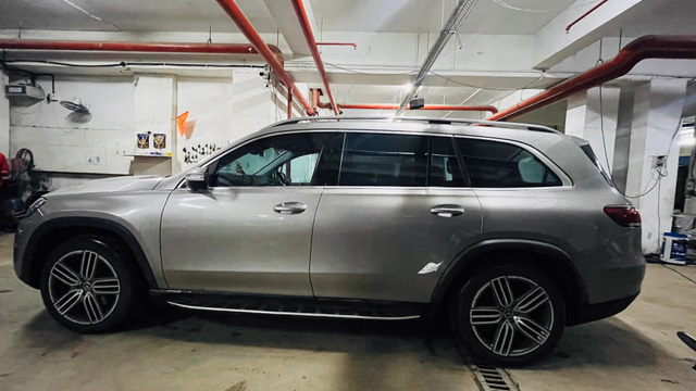 Mercedes-Benz Mercedes-Benz GLS view 4