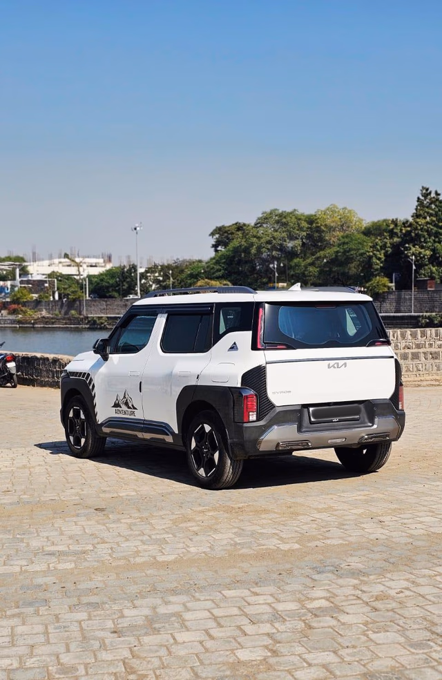 Kia Kia Syros view 5