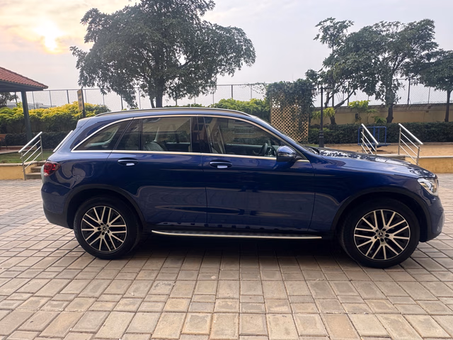 Mercedes-Benz Mercedes-Benz GLC view 3