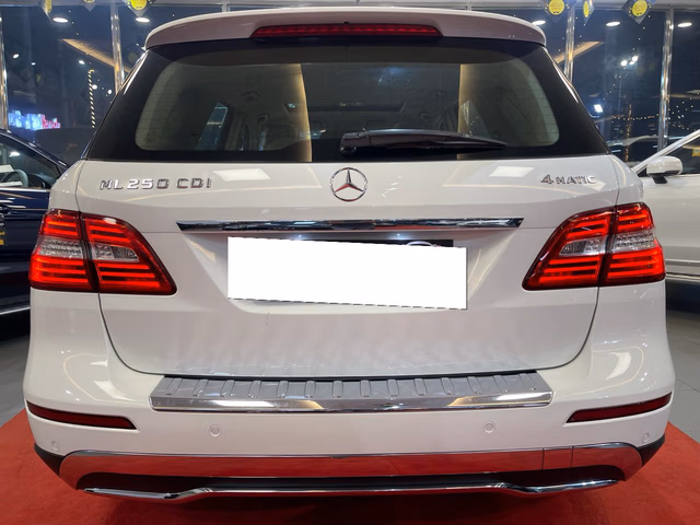 Mercedes-Benz Mercedes-Benz M-Class view 3