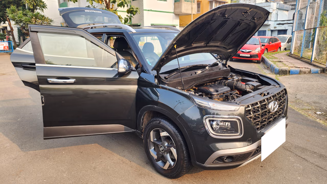 Hyundai Hyundai Venue view 3