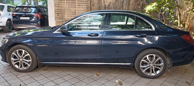 Mercedes-Benz Mercedes-Benz C-Class view 4