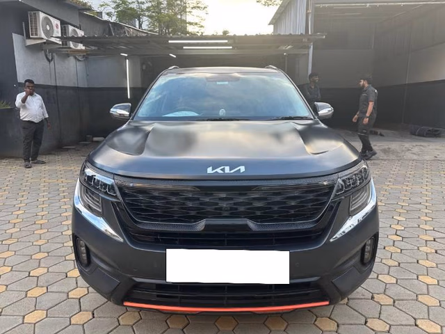 Kia Kia Seltos view 2