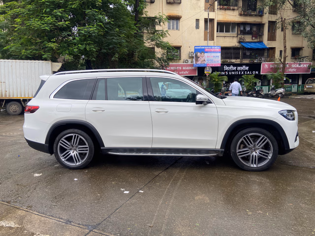 Mercedes-Benz Mercedes-Benz GLS view 3