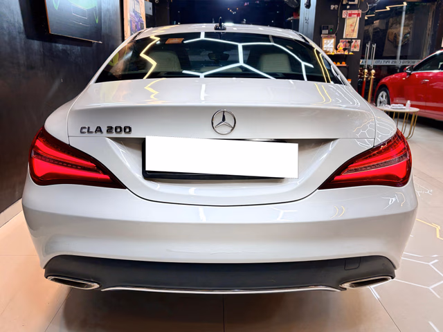 Mercedes-Benz Mercedes-Benz CLA view 3