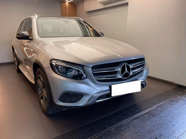 Mercedes-Benz Mercedes-Benz GLC view 3