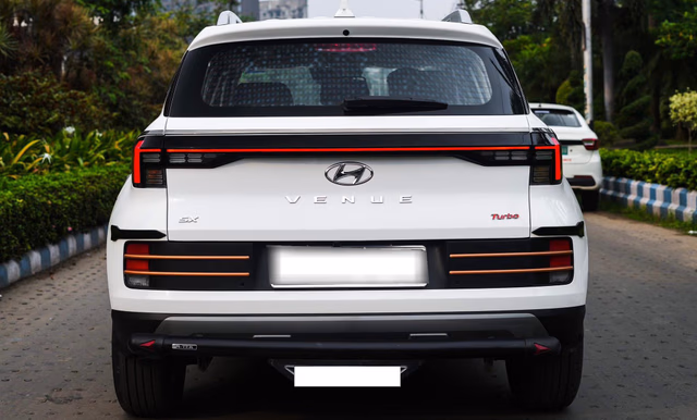 Hyundai Hyundai Venue view 3