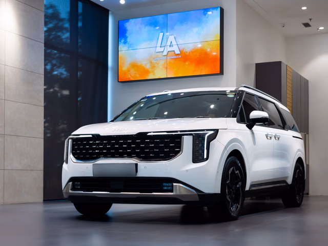 Kia Kia Carnival view 5